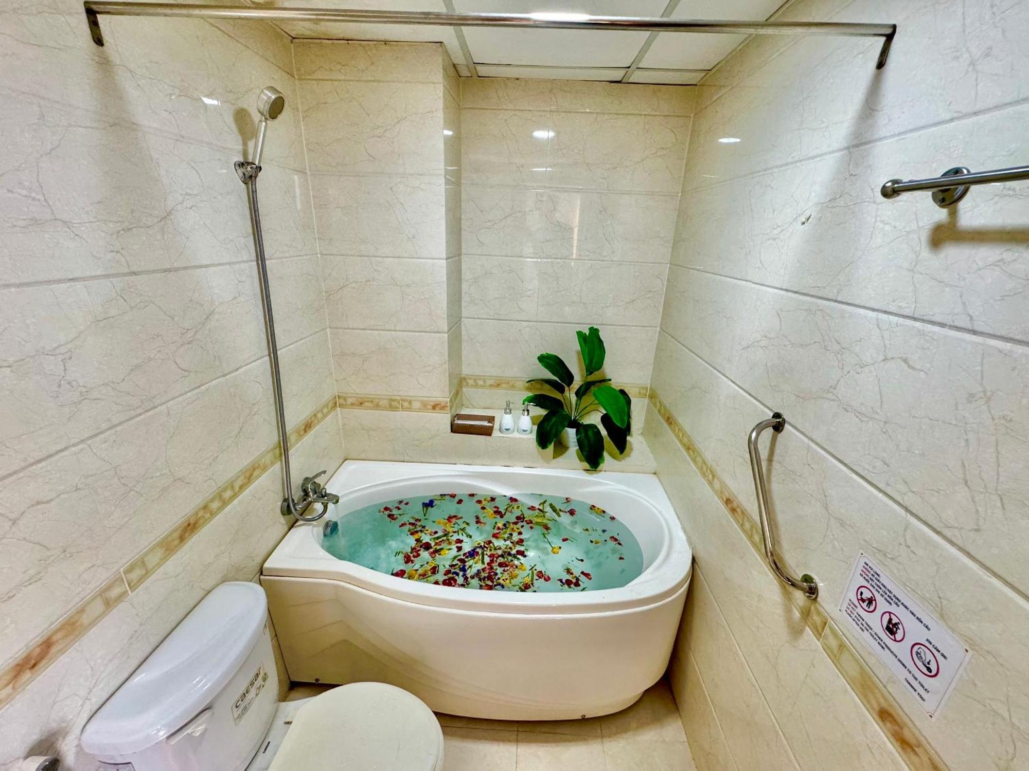 Anh Thien Sai Gon Central Hotel - District 1 مدينة هوشي منه المظهر الخارجي الصورة